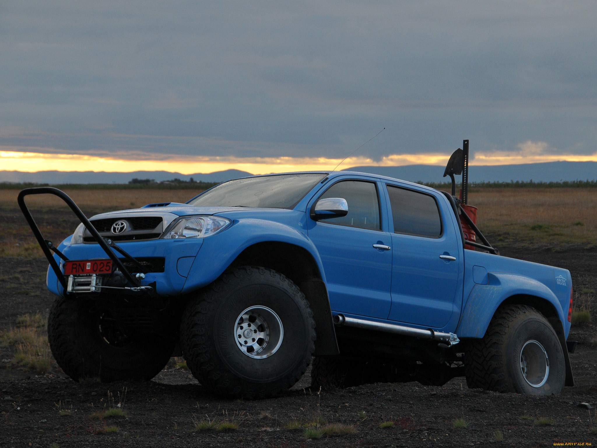 arctic, trucks, toyota, hilux, at44, , custom, pick, up